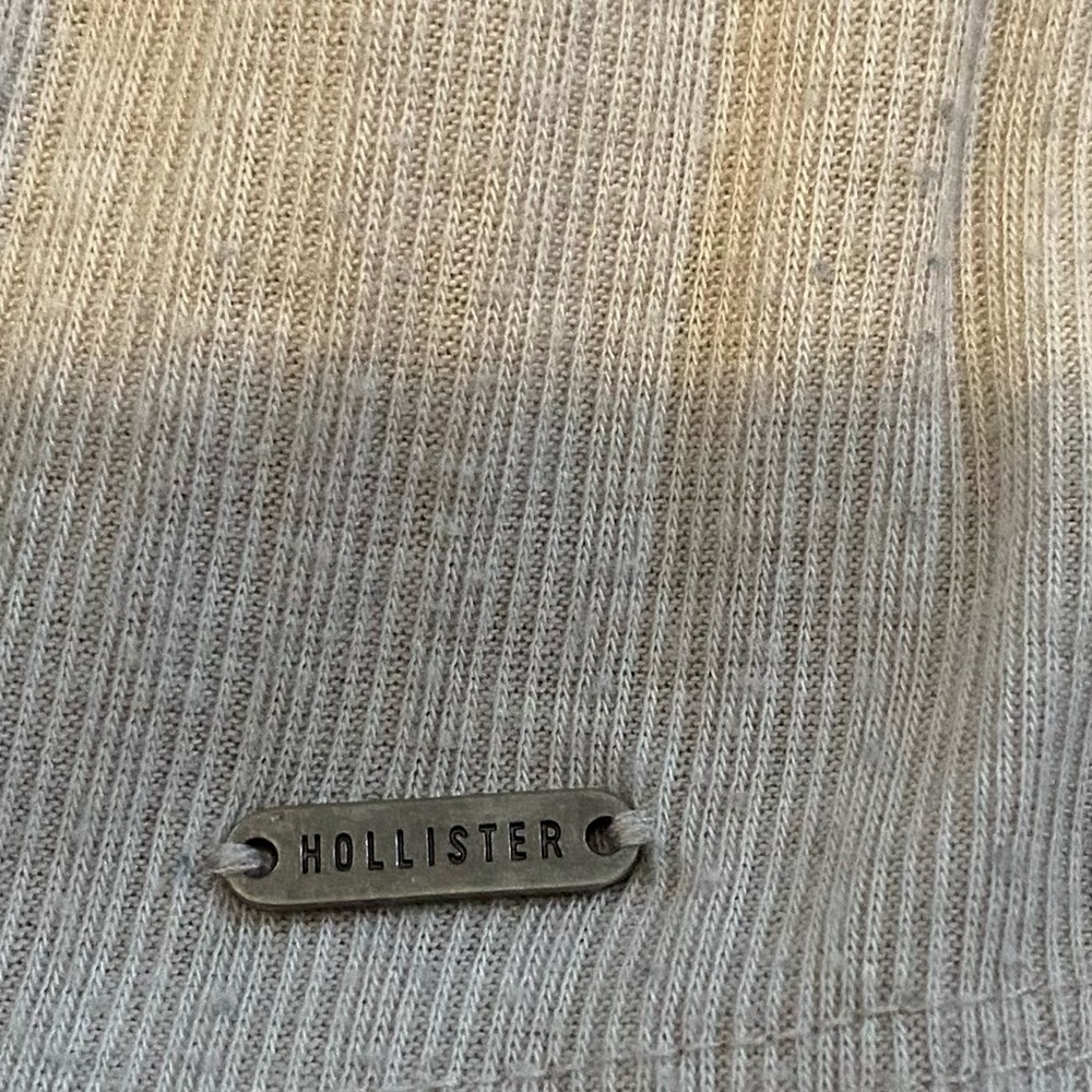 Hollister Tie Front T-Shirt - Picture 5 of 5